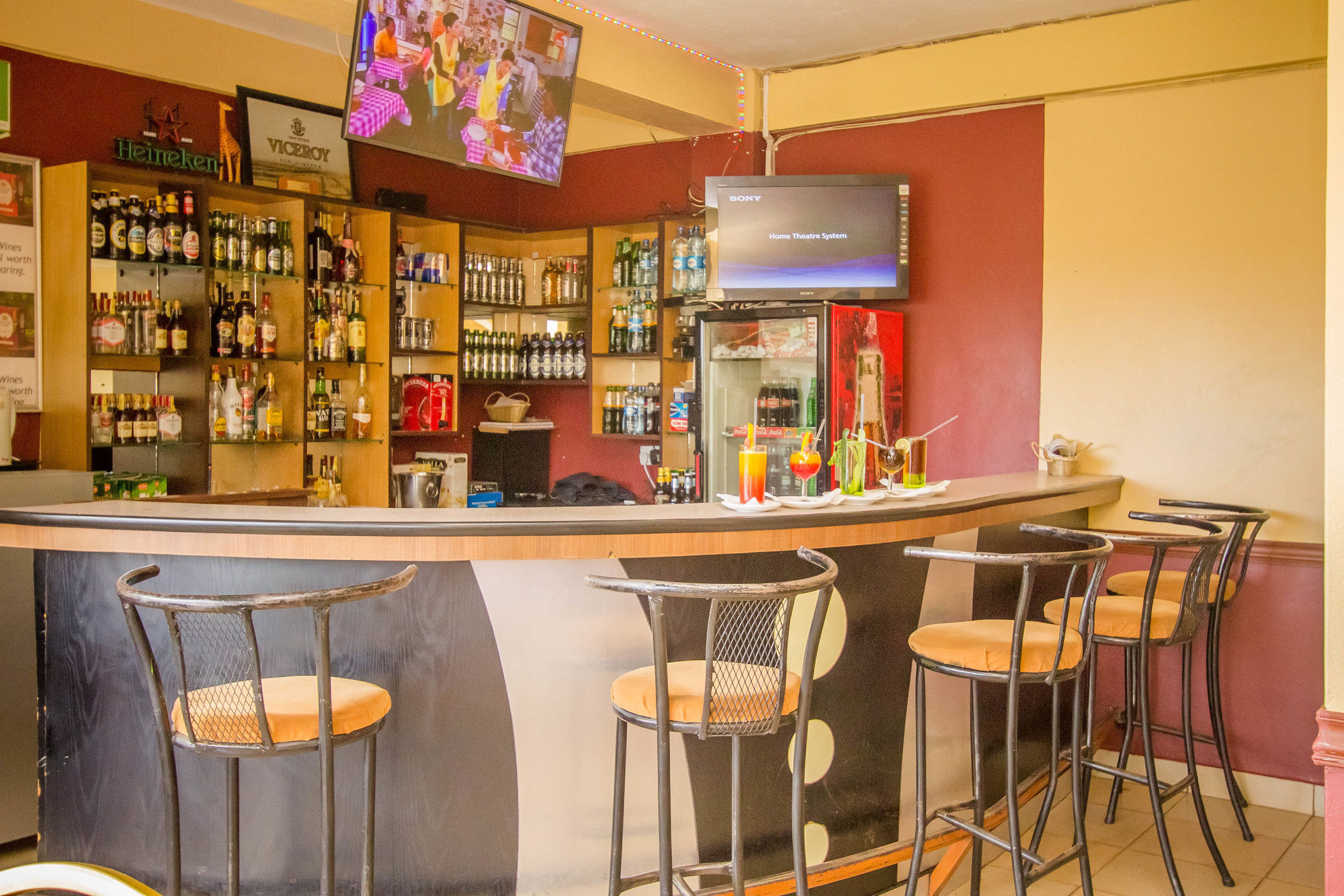 Eland Safari Hotel Nyeri Bagian luar foto