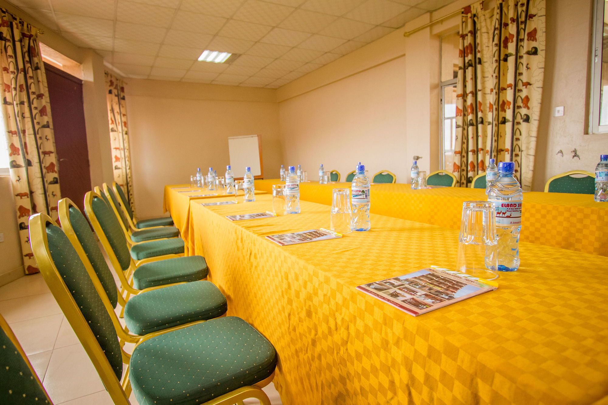 Eland Safari Hotel Nyeri Bagian luar foto